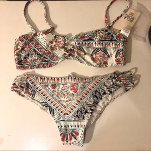 BILLABONG Majestic Spirit bikini set. Medium/Large